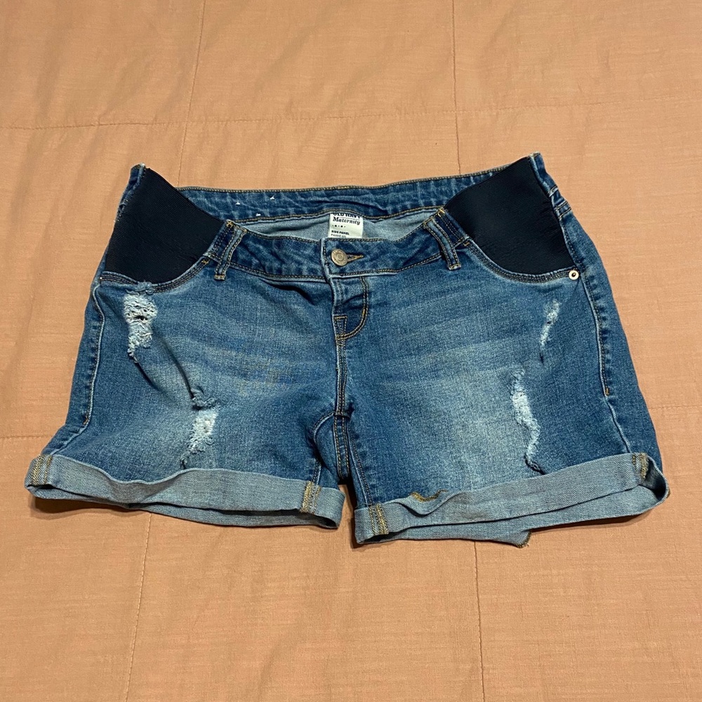 Maternity shorts